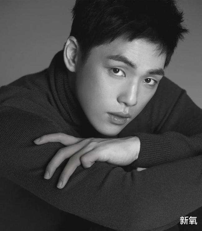 金正贤|男演员伪装抑郁症、立恐女人设，只因和女友的恋爱游戏？