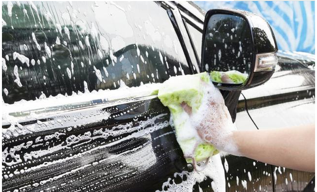 冉昊腾星座屋 新店开业免费洗车,男子开3辆牧马人排队,老板:给你100走吧