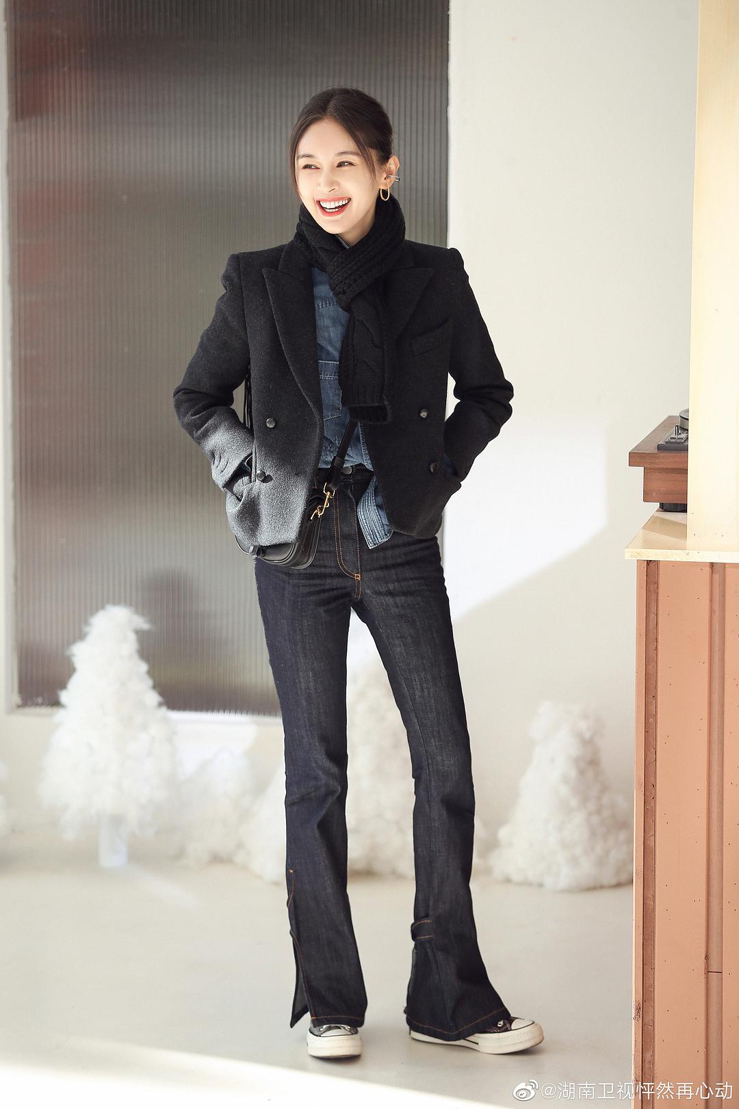 王子文|16岁的王子文照片，长发脸型头型都很棒，这颜值妥妥校花了吧？