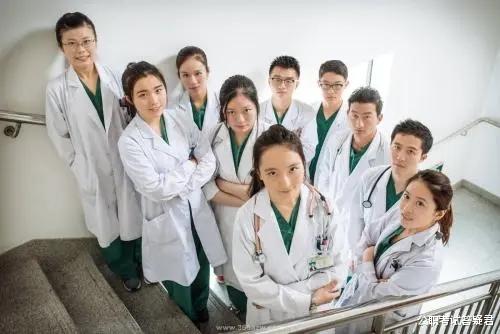 退休|年纪越大“含金量”越高的3个职业,都是体制内,退休还能有高薪