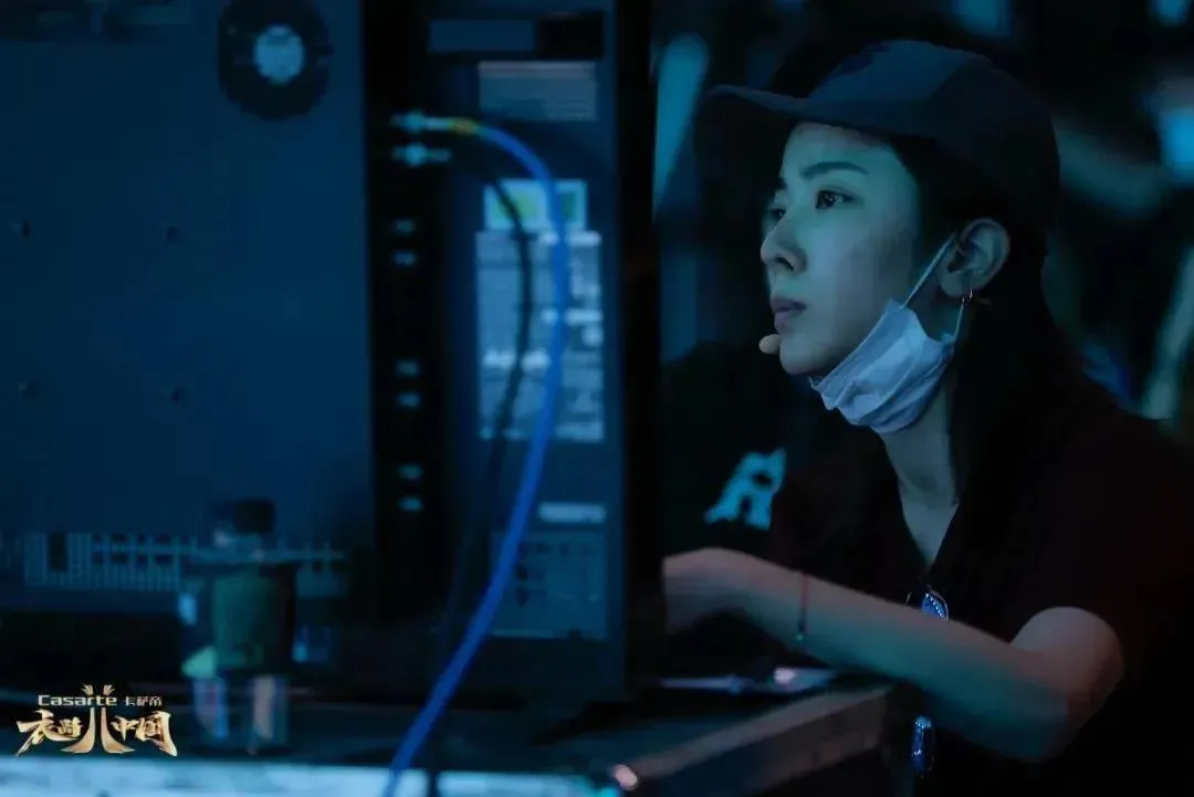 央视|新晋“央视第一美女”出圈！全网直男：对不起王冰冰，我变心了