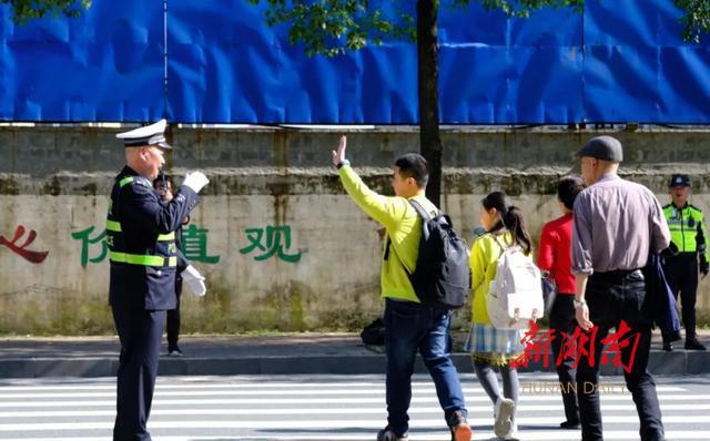 新湖南XHN 主力军风采｜一站到底的马路“卫士”