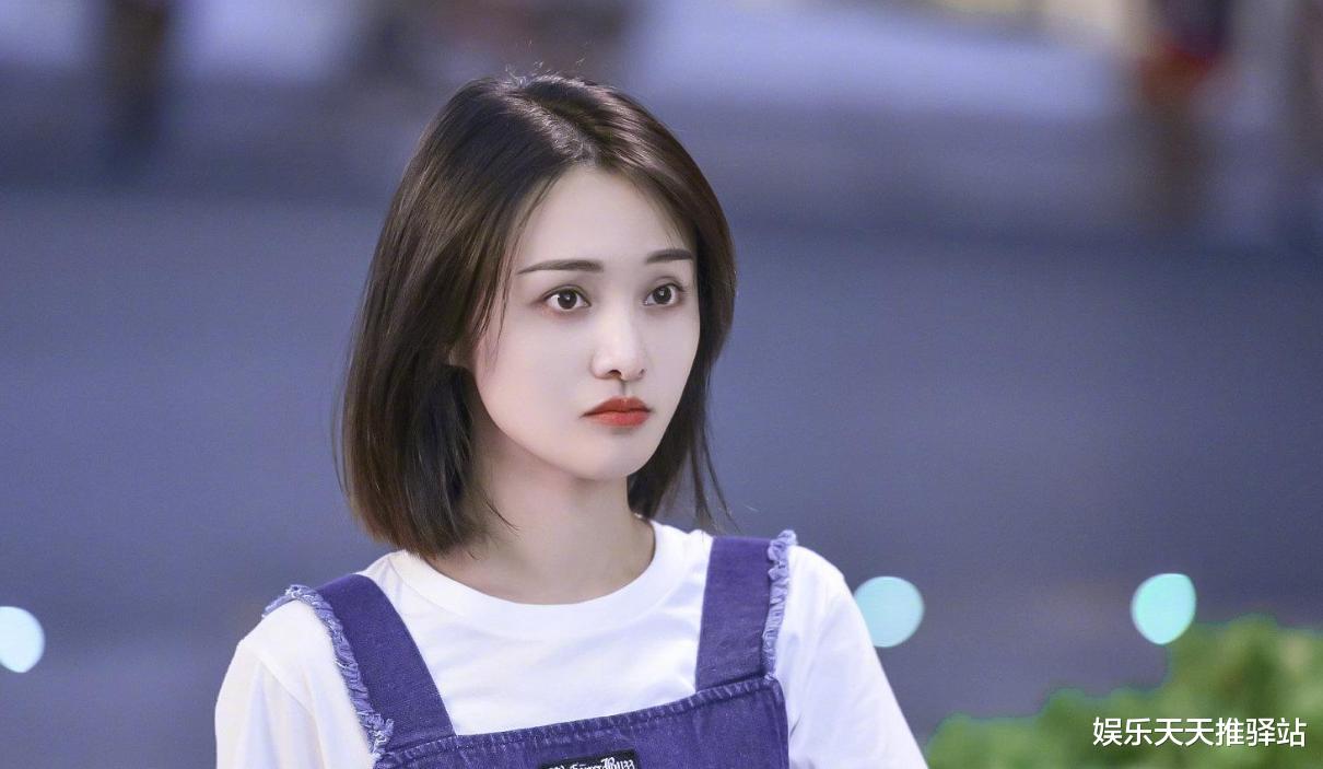 郑爽|代孕弃子却无人敢动？郑爽背后金主终于曝光！冯小刚做法耐人寻味