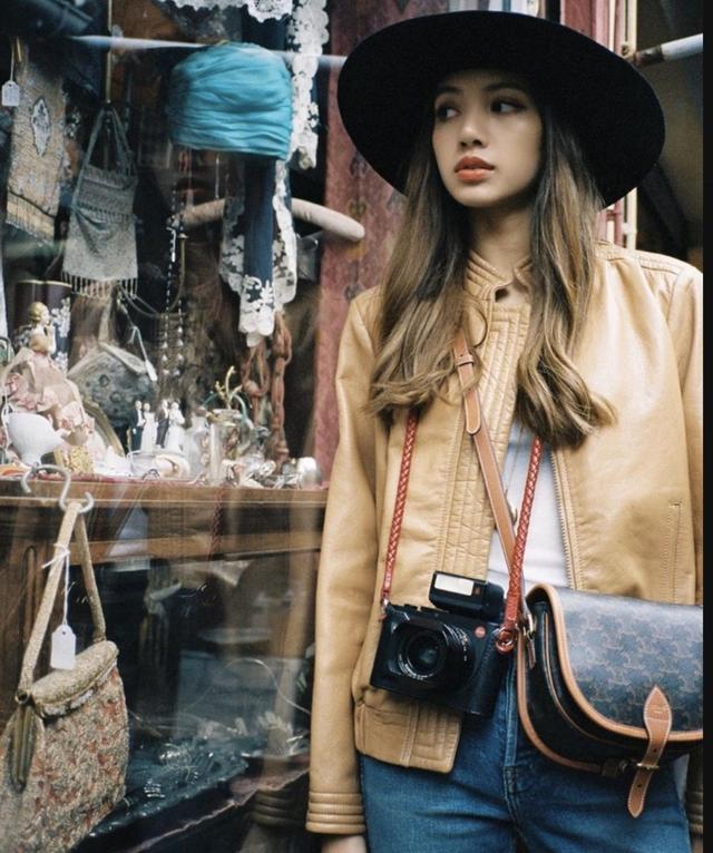 穿搭小可爱|Lisa不愧是“人间芭比”，私服穿搭可盐可甜，跟着lisa学起来！