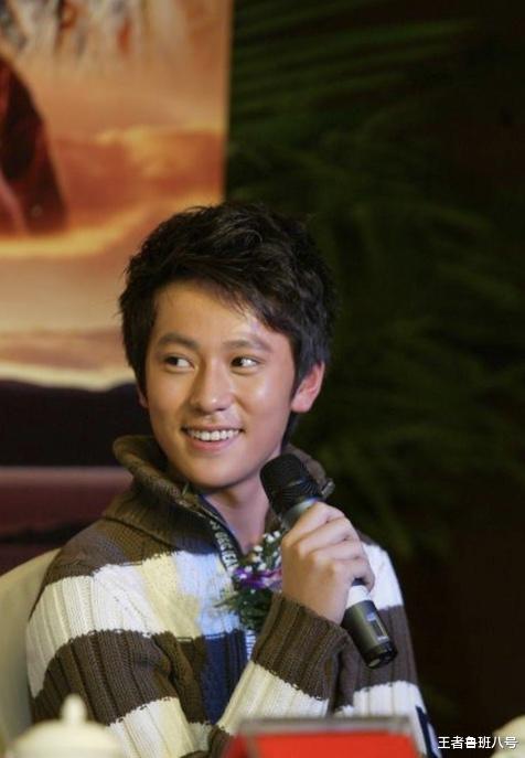 杨紫|比起心疼毛晓彤，我更心疼被张小姐撩男朋友，却不敢吭声的杨紫