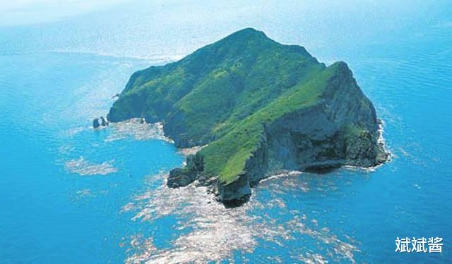 斌斌酱|大连蛇岛是怎样存在的？据说上面有两万条蛇，如果放两只蜜獾上去，能将蛇吃完吗？