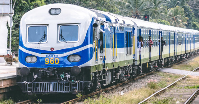 印媒歡呼：“中國制造質量不行！”斯裡蘭卡火車司機想買印度制造-圖2
