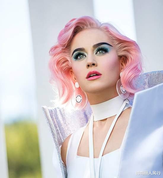 奥兰多|“精灵王子”奥兰多近照大变样! 挺啤酒肚变大叔，身材一去不复返