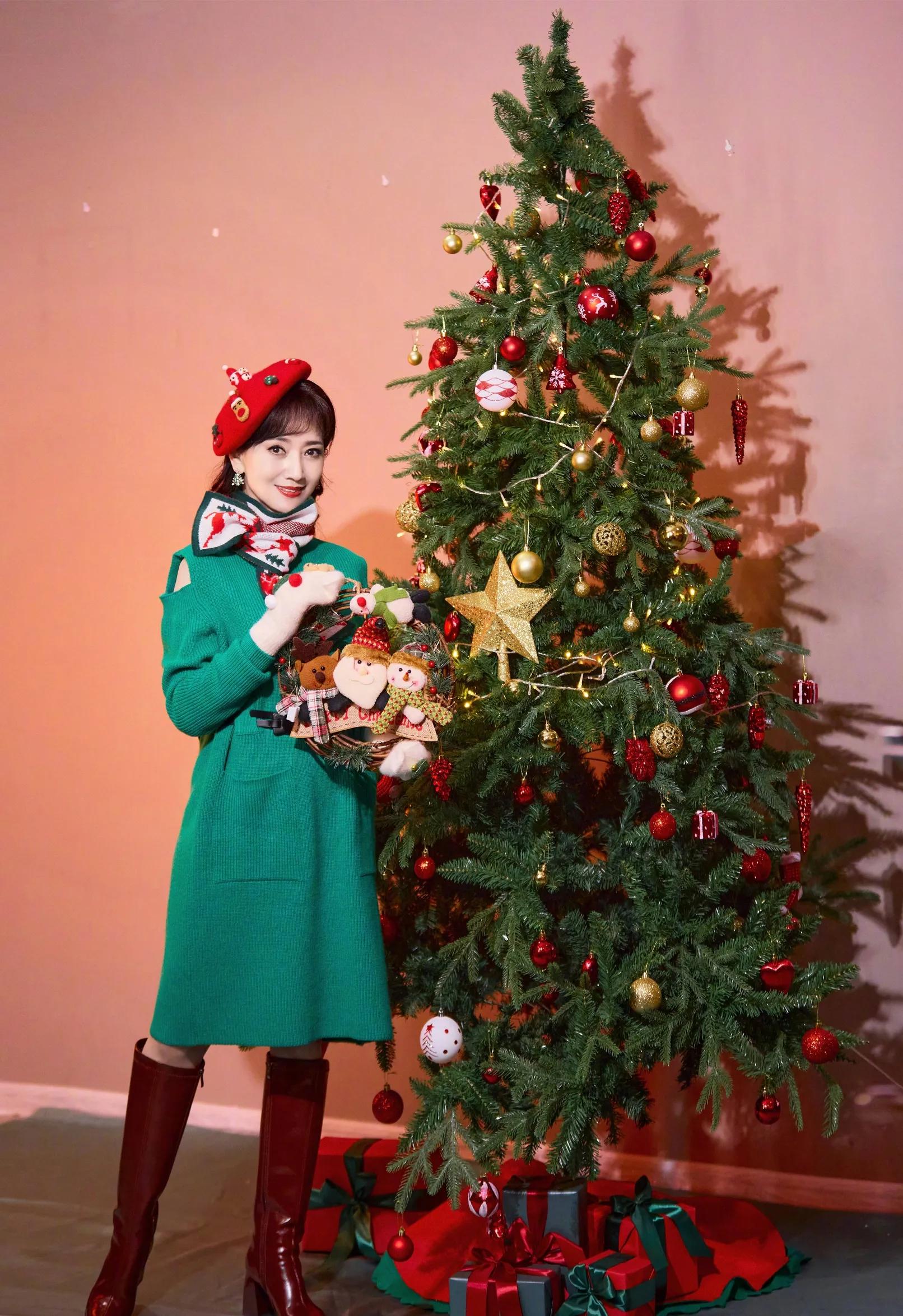 何炅|岁月不败美人，不老女神“白素贞”赵雅芝近况，艳丽依旧，端庄去初