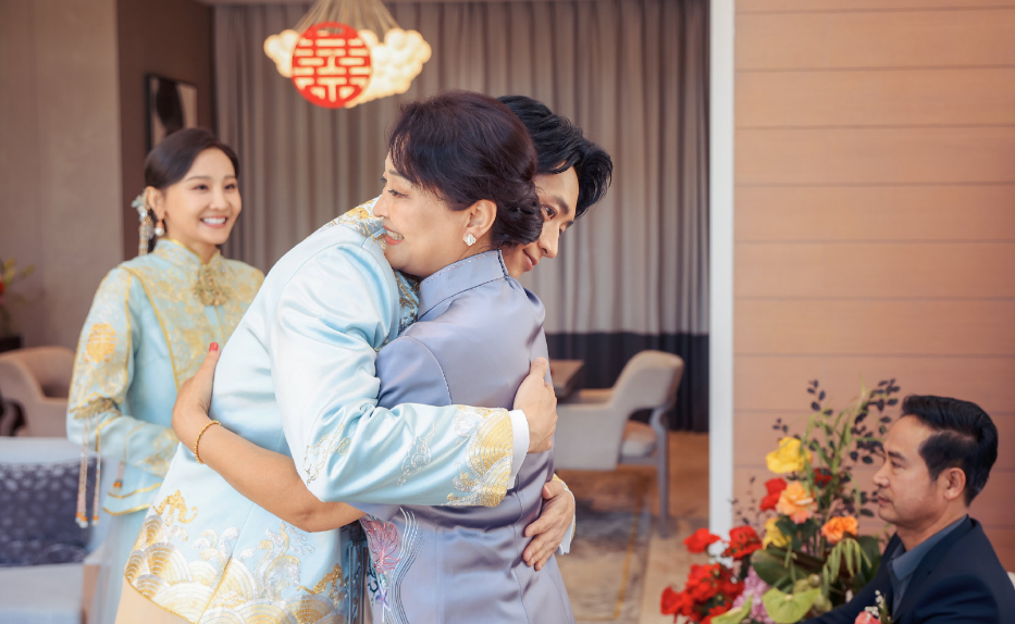 魏晨|魏晨接亲现场照片曝光，高颜值伴郎伴娘团亮相，白敬亭卡点送祝福