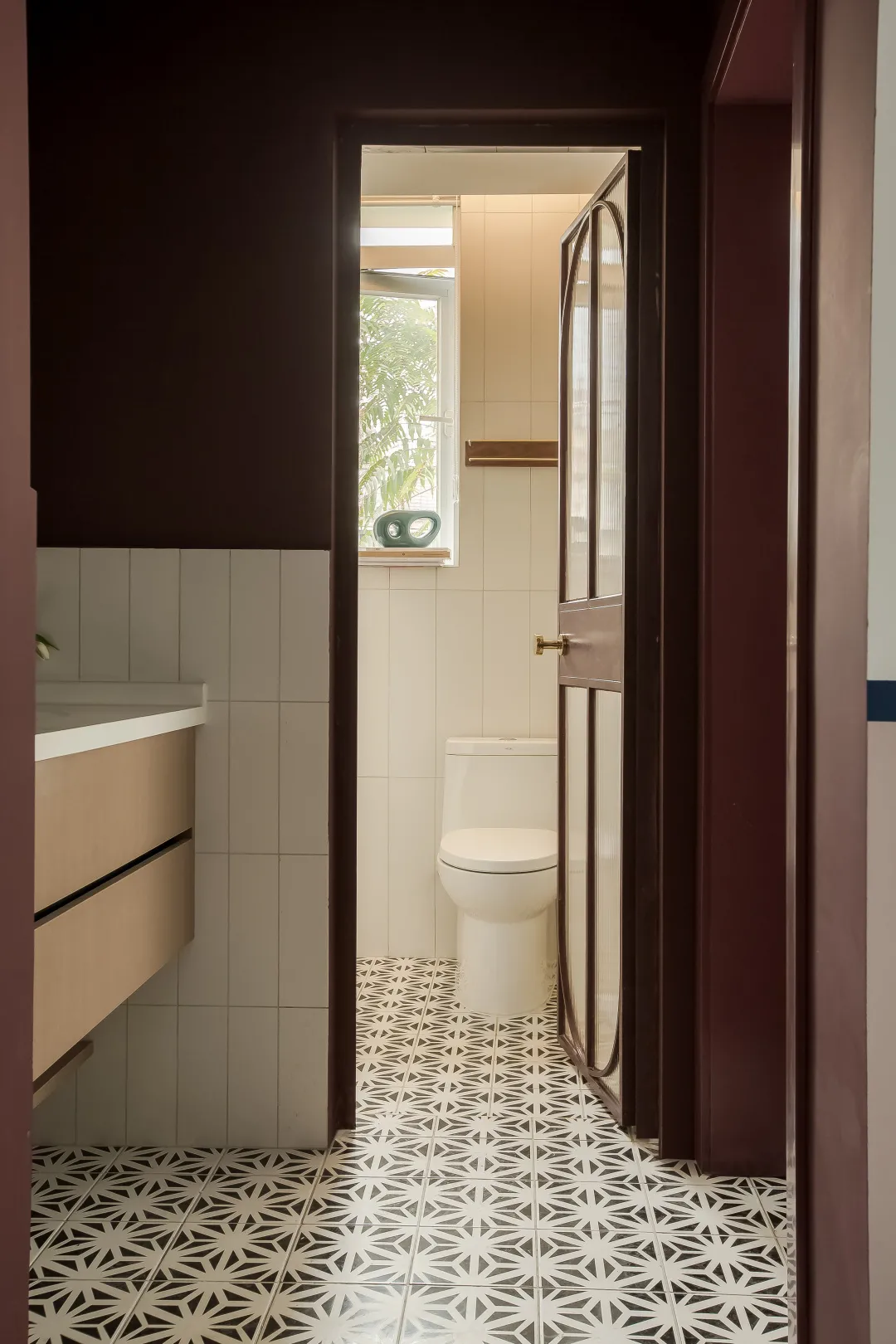 170㎡顶跃复式宅，「勃艮第红+蓝粉」分色，她家不动格局也能优雅又时髦！