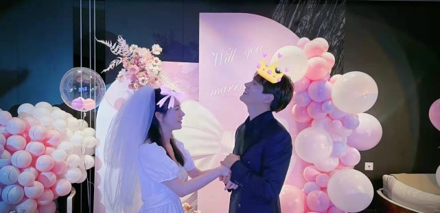 |小五成功求婚张檬：终于等到你说我愿意，张檬感动到眼睛都哭红了