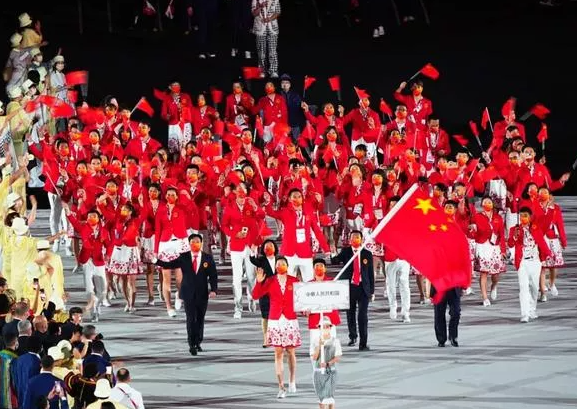 育儿宝屋|23岁放弃外国国籍，为中国出战：跳高女皇的孙女，还能续写传奇