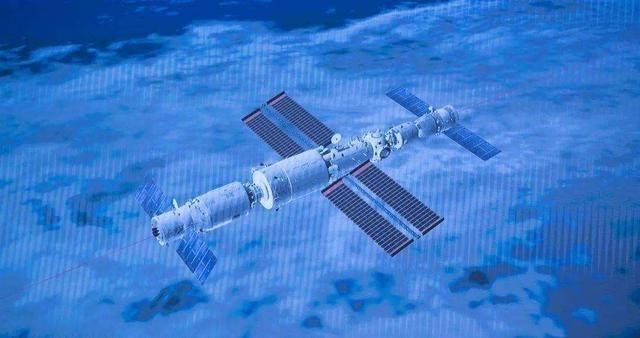 神舟十三号航天员太空出差一个月,王亚平为什么“胖”了一圈?