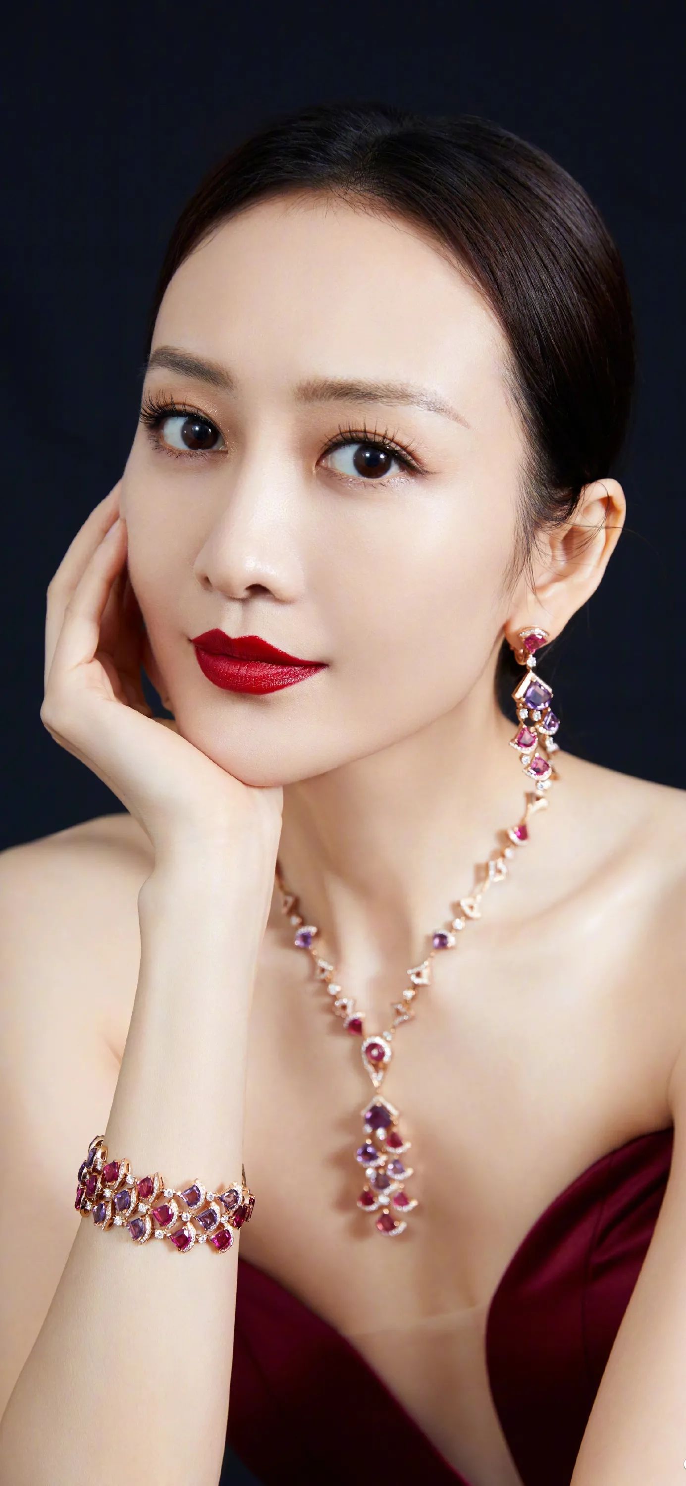 王鸥|王鸥，身材丰满性感，高清写真壁纸，好想娶她