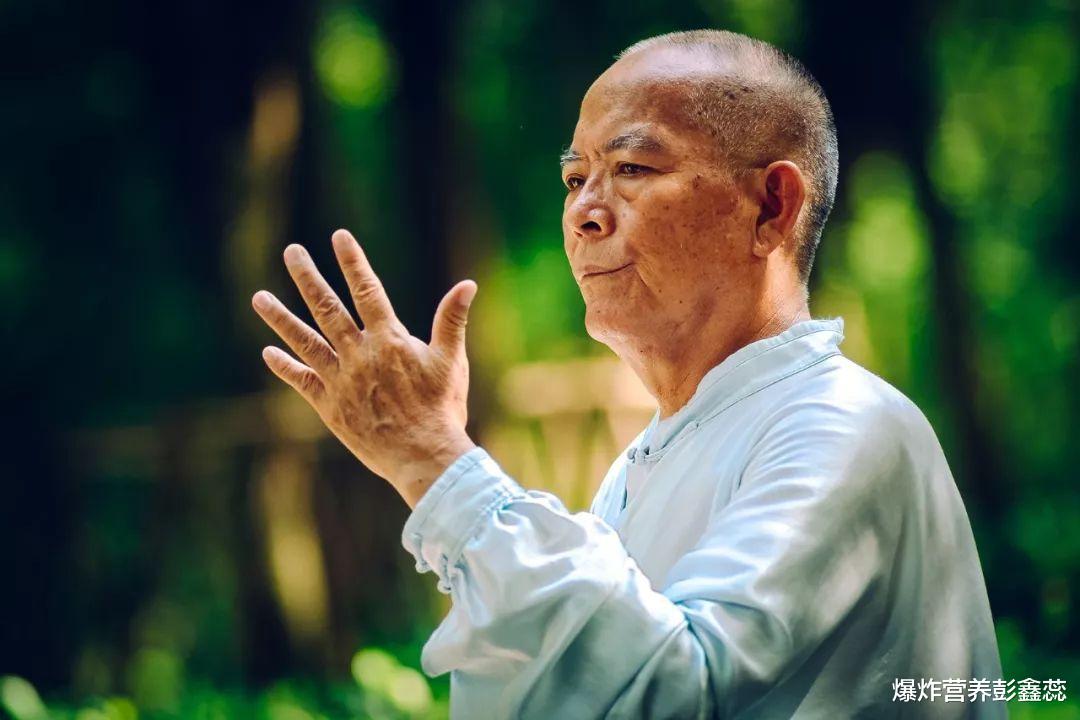爆炸营养彭鑫蕊|美国加州大学连续15年的研究：人的寿命长短，取决于4大要素