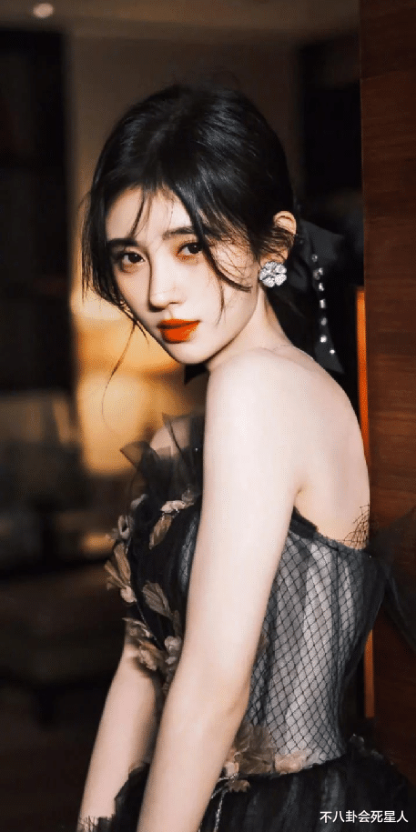 90后|川渝盛产美女，这8位90后小花，才是真正的明眸皓齿、秀色可餐