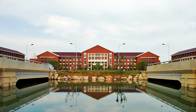 依科育儿吧|10校“出身”相同：现在都是高水平大学，3所成为“211”！