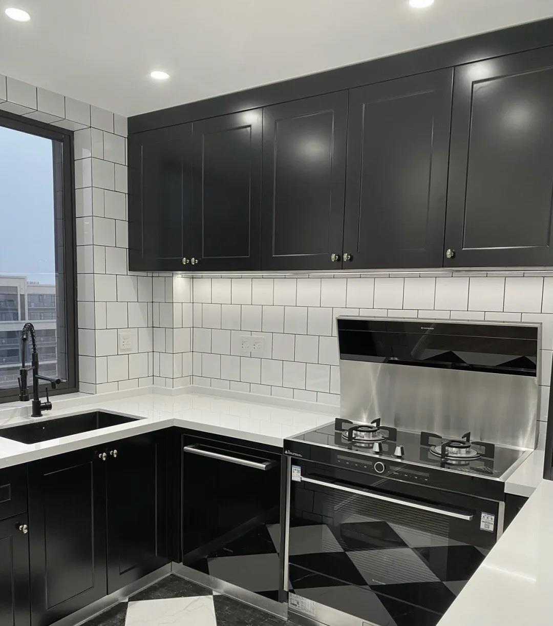 法式风情的新居，120㎡中色彩的冲击与细节的把控，让人流连忘返