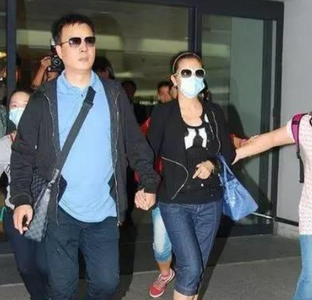 赵薇|42岁赵薇的亲哥哥曝光,难怪妹妹事业如此成功,网友:不得不服了