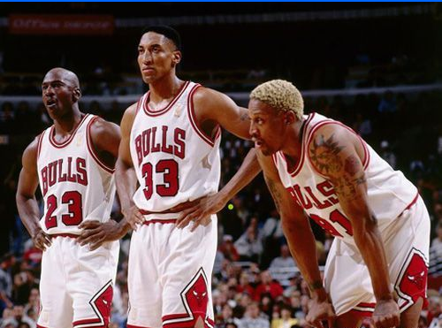 邁克爾·喬丹|喬丹統(tǒng)治了90年代，那么同期的四大中鋒都被他打爆了么？