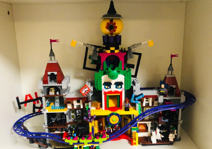 |王一博晒出自己的家，全屋白墙还没有装饰，平时客厅当成厨房用