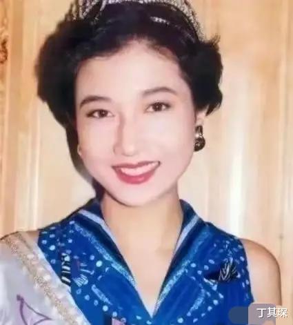 丁剑剑|一天成龙听到吴绮莉在电话那头哭诉：我们母女走投无路了，你接济一下我们吧