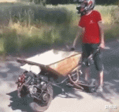 coser|你散烟的时候长辈让你少抽烟，低情商直接说好，高情商该怎么回答？