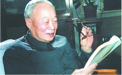 秦谈古史 居里夫人女儿埃莱娜为何说：钱三强是父母学生中地位最特殊的一位