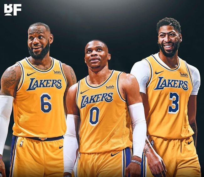 勒布朗·詹姆斯 最后一签出炉!4届全明星大前愿底薪加盟 詹姆斯:完美补充