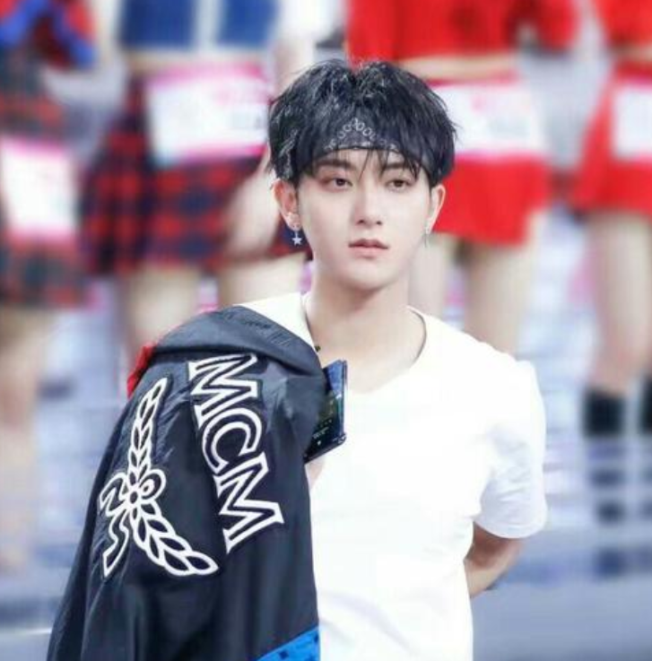 司藤|《创4》日本选手赞多表演后空翻，评论“翻车”，网友吐槽忒欢乐