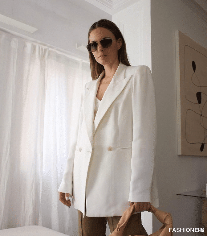 FASHION日报 西班牙ins时尚博主五官精致的高冷范 摩登的时尚穿搭教科书
