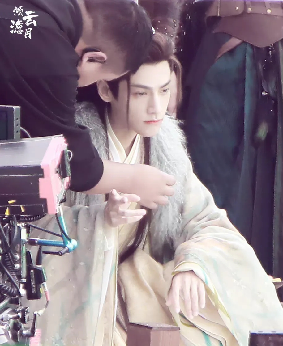 罗云熙|罗云熙肖战最新古装,一个帅得妖娆有攻击性一个仙气飘飘无欲无求