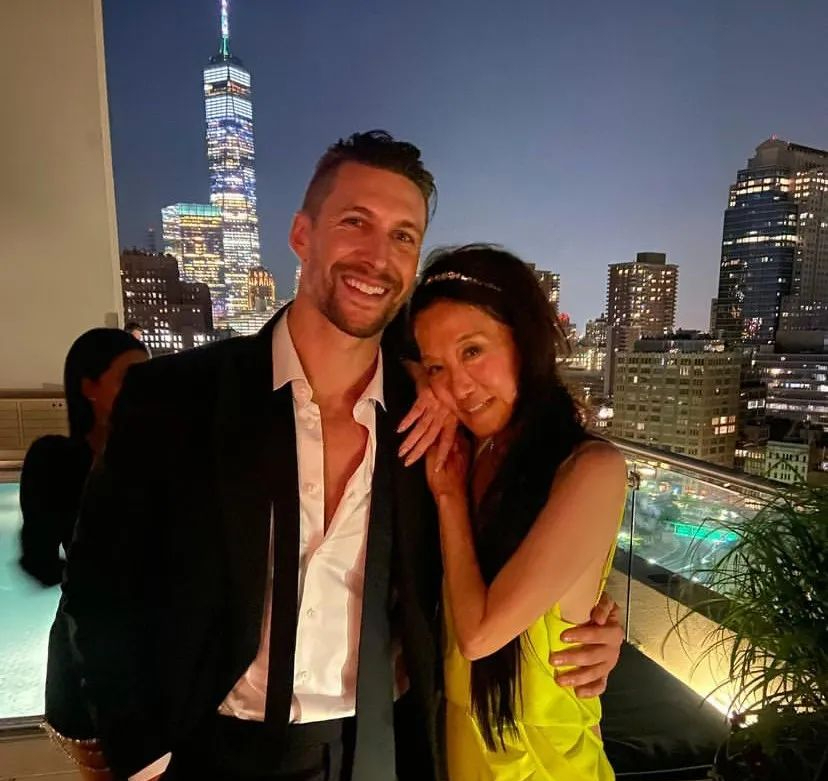 Hi家有小甜椒儿|72岁看起来像27岁,奶奶们看完撇撇嘴:一点也不羡慕,一定不幸福