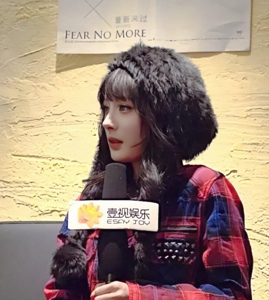 失控的想你|杨幂不仅是流量女王，霸道女boss！看早期照片，更是纯欲天花板