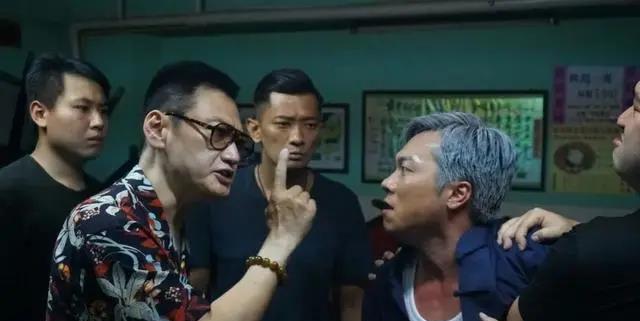 言冰云|承认了！和当红小花当剧组夫妻，现在东窗事发互泼脏水？！