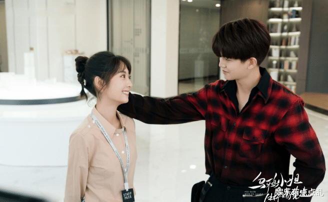 邢菲|《乌鸦小姐》导演上门邀请任嘉伦, 任嘉伦立马推荐邢菲, 理由超搞笑