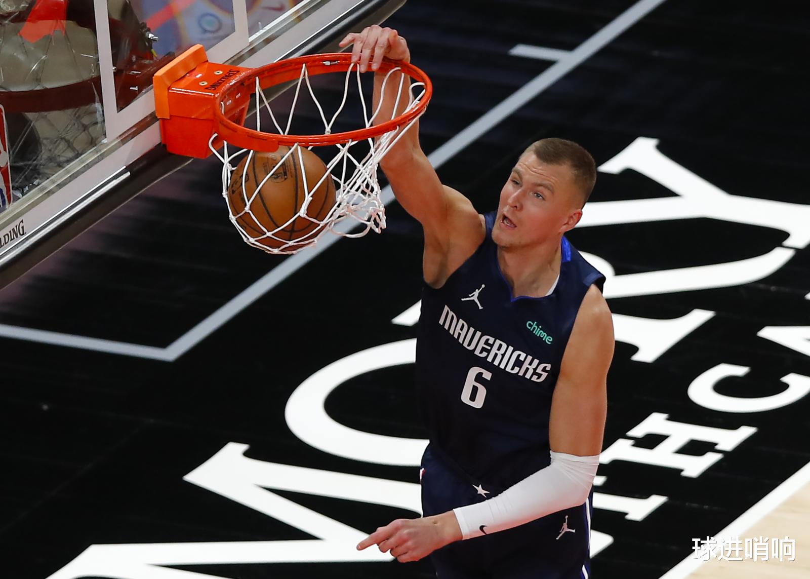 交易|赢在当下！美媒送勇士7大交易方案，5换1拉文，2换2接手塔克豪斯