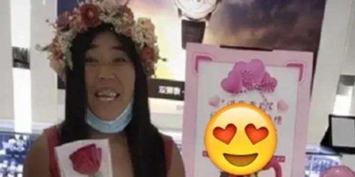 卫健委|女子被渣男骗后，为情所困导致精神失常，知情人：她曾是一流教师