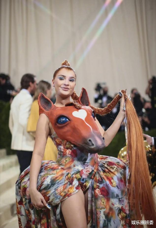 叶玉卿|Met gala红毯大咖云集,暴露多位艺人感情现状,72岁的她却惨翻车