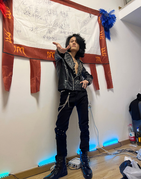 杀马特|“杀马特教父”罗福兴：11岁创办杀马特，拒绝富婆追求，回归现实