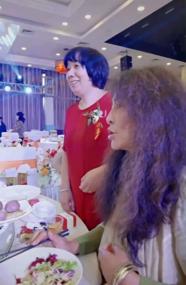 赵丽颖|放话坚决不嫁中国男人，三嫁老外的女明星，如今过得怎样了？