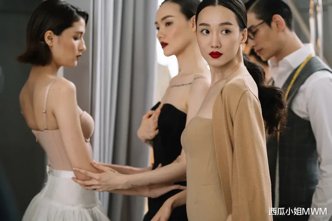 西瓜小姐MWM|什么牌子啊？ | 迪丽热巴、钟楚曦、倪妮不怕撞衫都在穿？