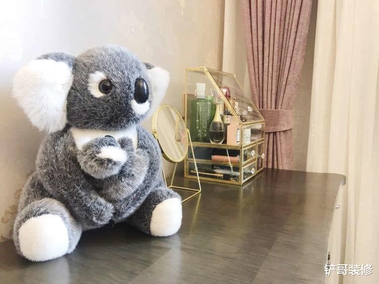 混搭风成就经典，展现出不同的魅力和风情，非常适合年轻人