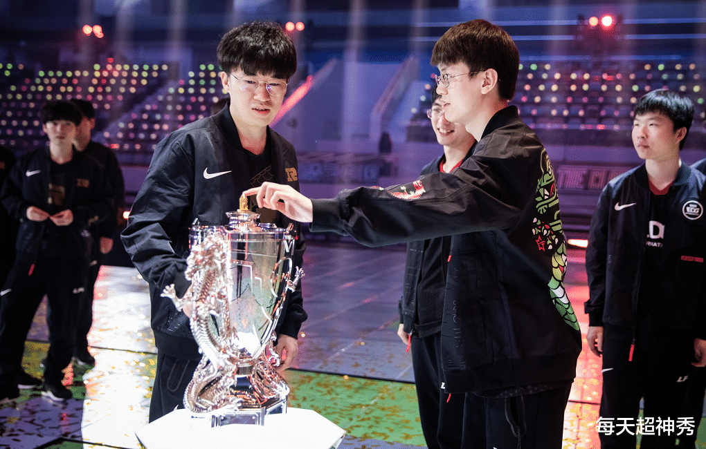 VR|RNG果子哥断开连接,前FPX队长揭晓去向,Cryin面临3种选择