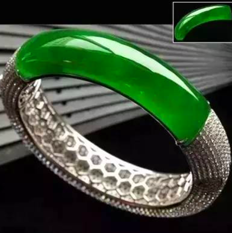 翡翠|翡翠碎了先别丢，试试这招，说不定就能抢救回来