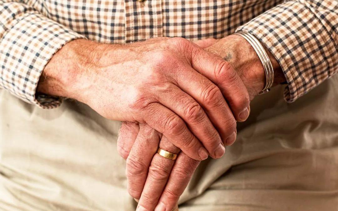 衰老|为什么很多老人，过了70岁没几年就去世了？原因有3点