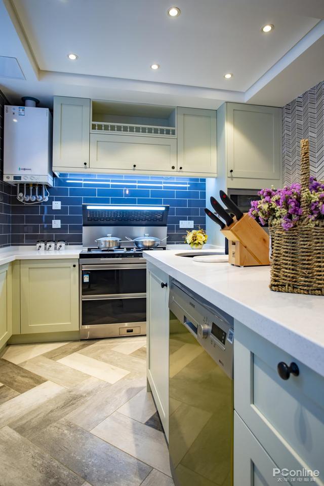 |家务劳动太费时？集成灶被夸爆，越用越轻松