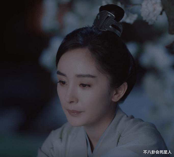 主持人|压垮杨幂新剧的不止配音，小演员惊艳又灵气，换了杨幂落差感太大