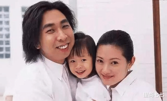 李丽珍|李丽珍女儿近照，穿吊带性感身材不输妈妈，爸爸同款龅牙拉垮颜值